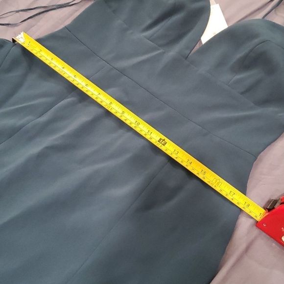 Beautiful Cameo Collection green evening gown size L, new with tags! - Picture 10 of 11